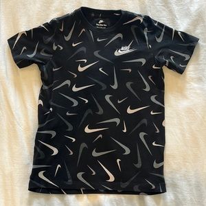 Nike tee